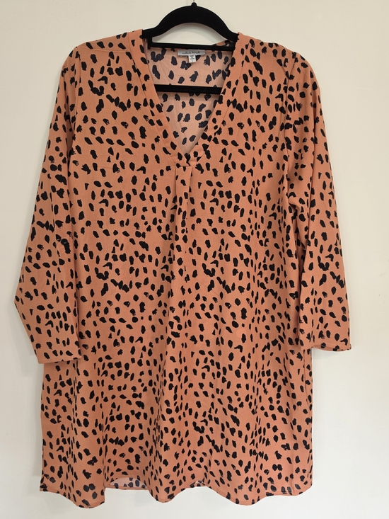 white birch Tops - white birch Peach Animal Print V-Neck Tunic - Size Large